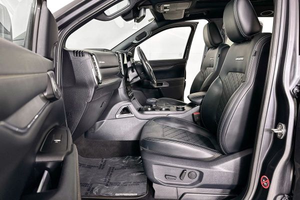 2024 Ford Everest Platinum image