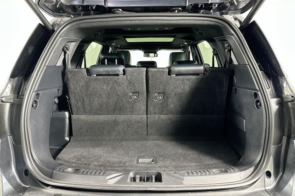 2024 Ford Everest Platinum image