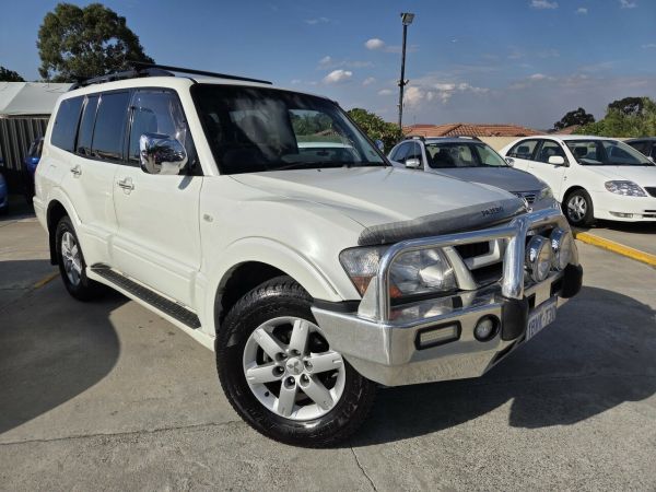 2005 Mitsubishi Pajero NP MY05 Exceed White 5 Speed Sports Automatic Wagon image