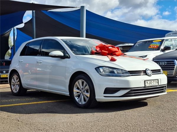 2019 Volkswagen Golf MK VII Trendline image