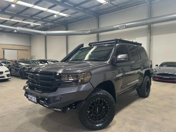 2019 TOYOTA LANDCRUISER 4D WAGON VDJ200R LC200 VX (4x4) image