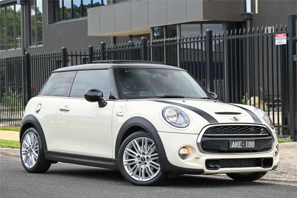 2015 MINI Hatch Hatchback F56 Cooper S image