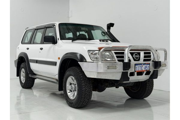 2004 Nissan Patrol ST GU III image