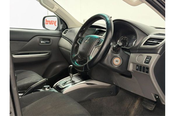 2017 Mitsubishi Triton GLS MQ 4X4 image