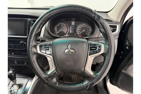 2017 Mitsubishi Triton GLS MQ 4X4 image