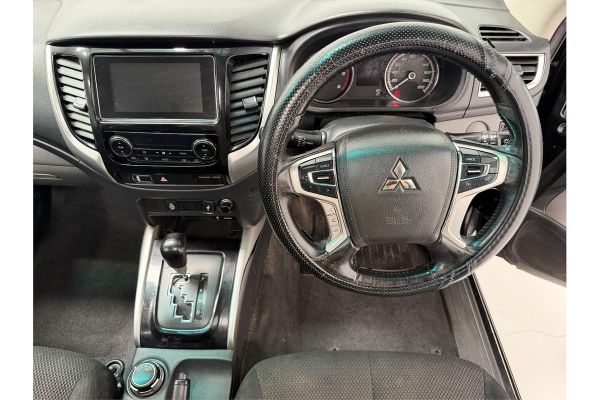 2017 Mitsubishi Triton GLS MQ 4X4 image