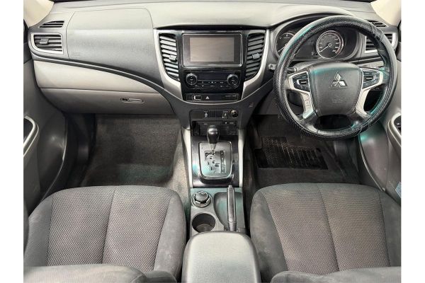 2017 Mitsubishi Triton GLS MQ 4X4 image