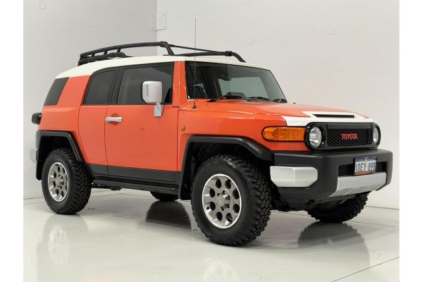 2013 Toyota FJ Cruiser  GSJ15R image