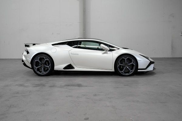 2024 Lamborghini Huracan 724 STO image