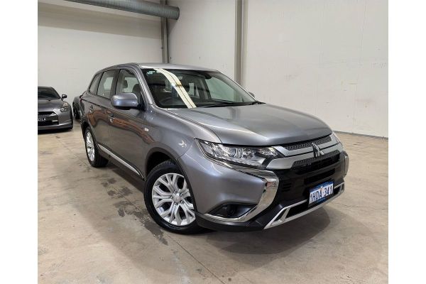 2020 Mitsubishi Outlander ZL ES image