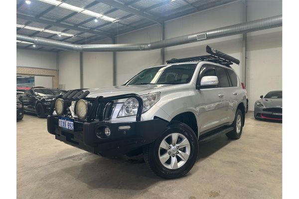 2012 Toyota Landcruiser Altitude VDJ200R image