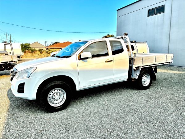 2018 Isuzu D-MAX Cab Chassis MY18 SX image