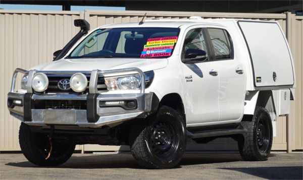 2017 TOYOTA HILUX DUAL C/CHAS GUN126R MY17 SR (4x4) image