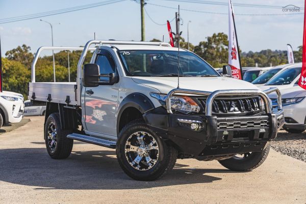 2017 Mitsubishi Triton GLX MQ Manual 4x2 MY17 image