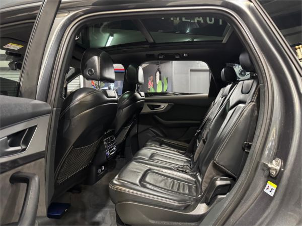 2019 Audi Q7 4M MY19 50 TDI Black Edition image