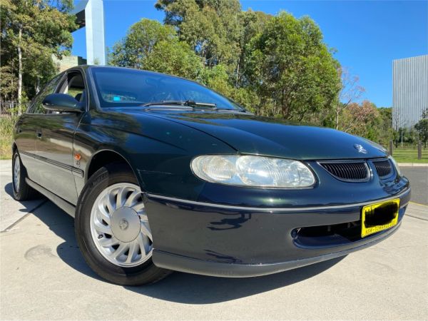 1998 HOLDEN COMMODORE 4D SEDAN VT EXECUTIVE image
