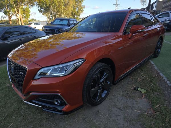 2018 TOYOTA CROWN RS ADVANCE. SPORTS LUXURY HYBRID SEDAN – 2.5L 4CLY HYBRID ENGINE – VERY LOW 42,000KMS image