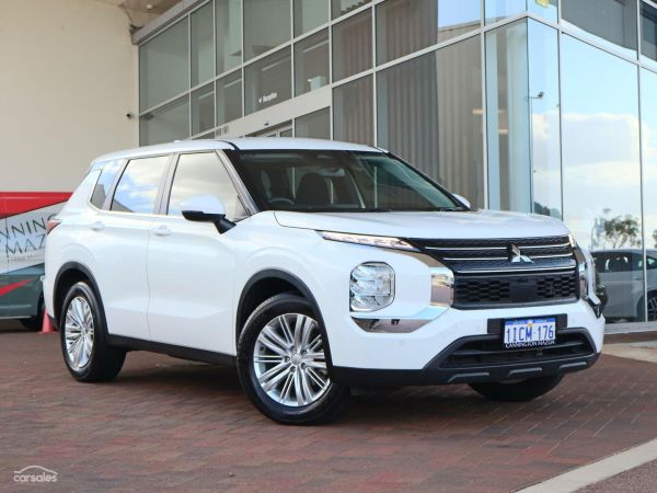 2023 Mitsubishi Outlander ES ZM Auto 2WD MY24 image