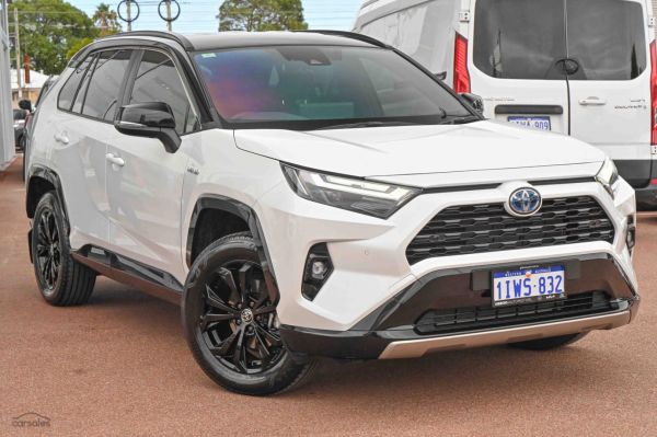 2024 Toyota RAV4 XSE Auto eFour image