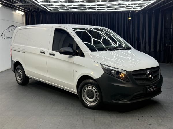 2017 Mercedes-Benz Vito Van 447 111CDI image