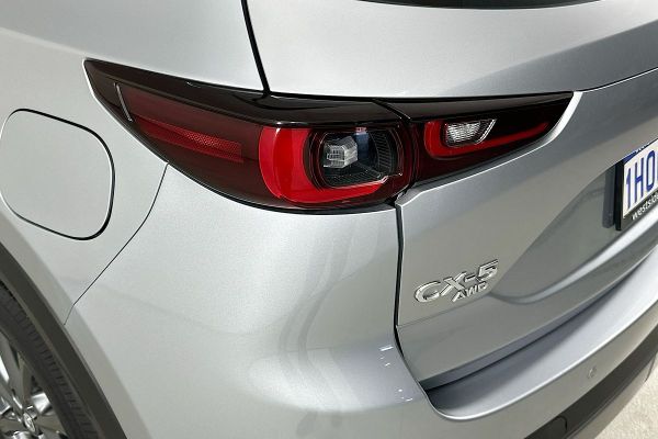 2022 Mazda CX-5 KF Series Touring Active image