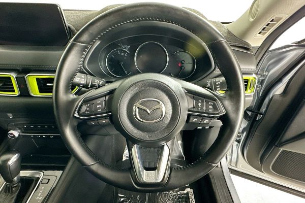 2022 Mazda CX-5 KF Series Touring Active image