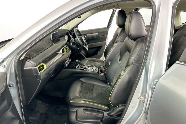 2022 Mazda CX-5 KF Series Touring Active image