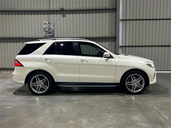 2012 Mercedes-Benz M-Class Wagon W166 ML500 image