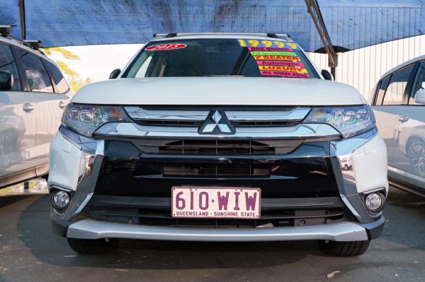 2015 Mitsubishi Outlander ZJ MY14.5 ES 4WD White 6 Speed Constant Variable Wagon image