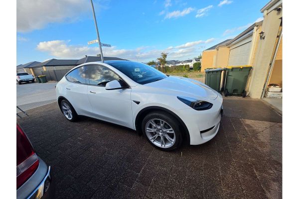 2023 Tesla Model Y Rear-Wheel Drive