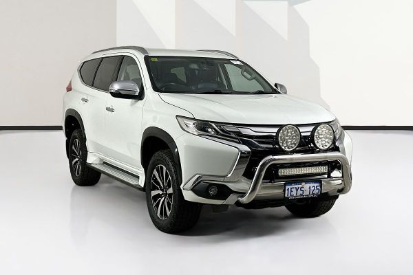 2016 Mitsubishi PAJERO SPORT GLS (4x4) QE image