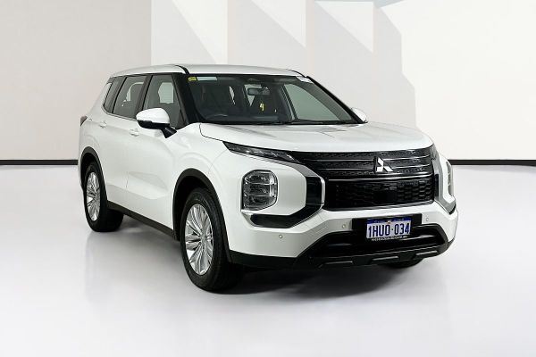 2023 Mitsubishi Outlander ZM ES image