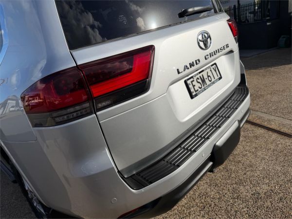 2022 Toyota Landcruiser FJA300R VX image