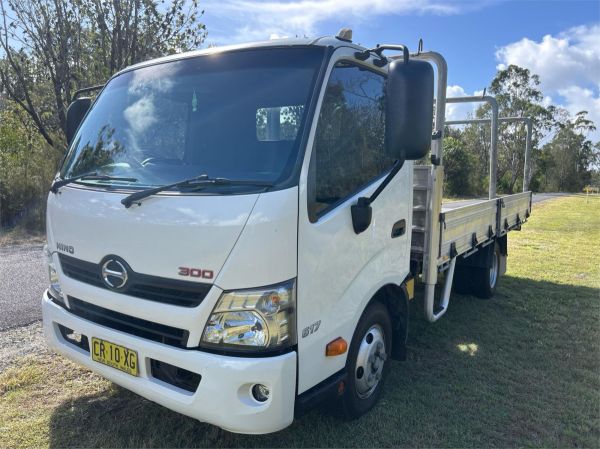 2018 HINO 300 C/CHAS XZU710R 617 MWB image