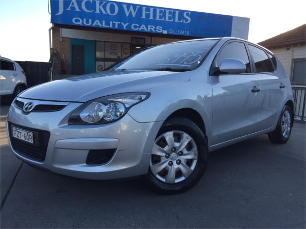 2011 HYUNDAI i30 5D HATCHBACK FD MY12 SX 1.6 CRDi image