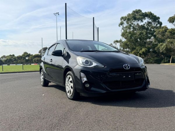 2015 Toyota Aqua Hatchback NHP10 S image