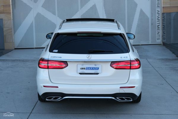 2017 Mercedes-Benz E-Class E43 AMG Auto 4MATIC image