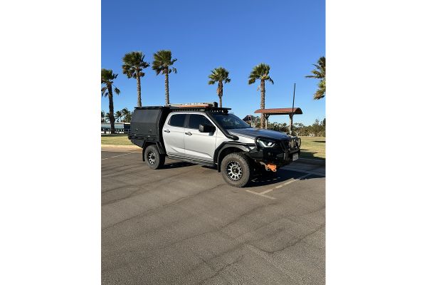 2022 Isuzu D-MAX X-TERRAIN  4X4 image