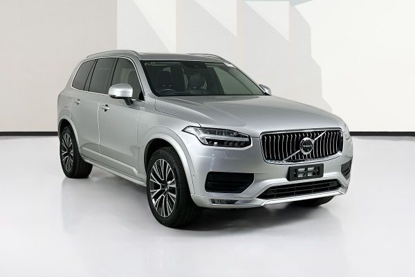 2021 Volvo XC90  T6 Momentum image