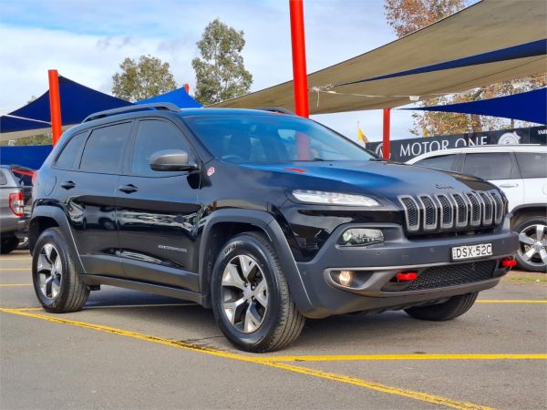 2017 Jeep Cherokee KL Trailhawk image