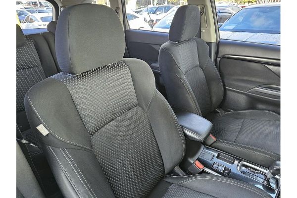 2018 Mitsubishi Outlander ES ZL image