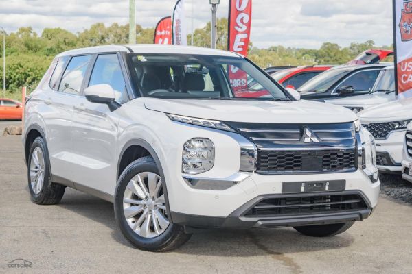 2025 Mitsubishi Outlander ZM ES image