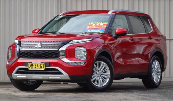 2024 Mitsubishi Outlander ZM LS image