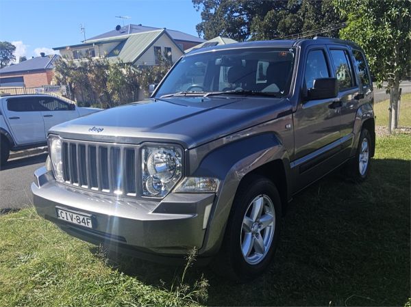 2012 Jeep Cherokee KK Sport image