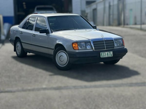 1989 Mercedes-Benz 260E W124 E image