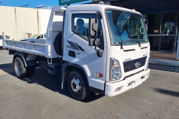 2023 Hyundai Mighty  EX4 image