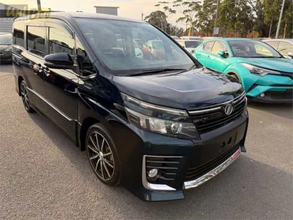 2014 Toyota Voxy Wagon ZRR80W 2.0l image