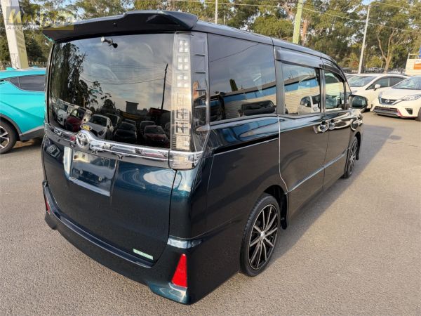 2014 Toyota Voxy Wagon ZRR80W 2.0l image