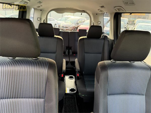 2014 Toyota Voxy Wagon ZRR80W 2.0l image
