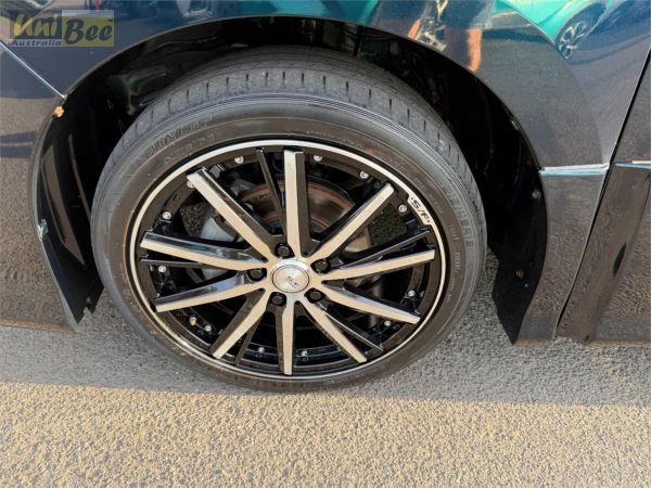 2014 Toyota Voxy Wagon ZRR80W 2.0l image
